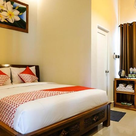 Oyo 683 Jepun Guesthouse Mataram Esterno foto