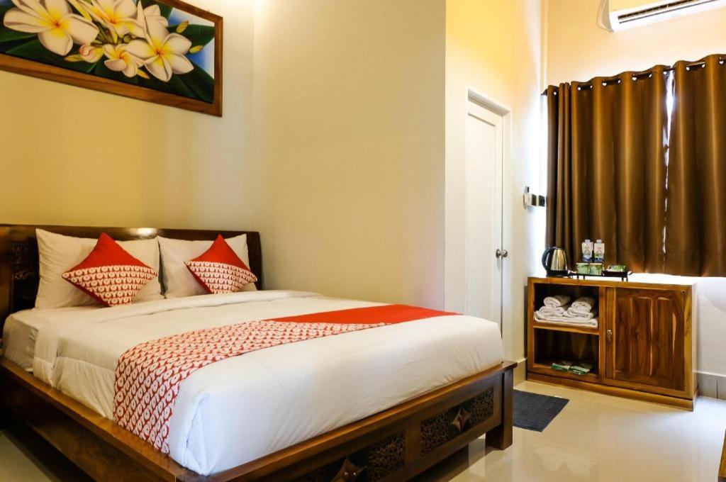 Oyo 683 Jepun Guesthouse Mataram Esterno foto